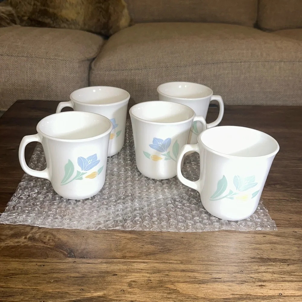 Corningware Friendship Pattern Tea/Coffee Cups/Mugs China Drinkware Bundle SET/5